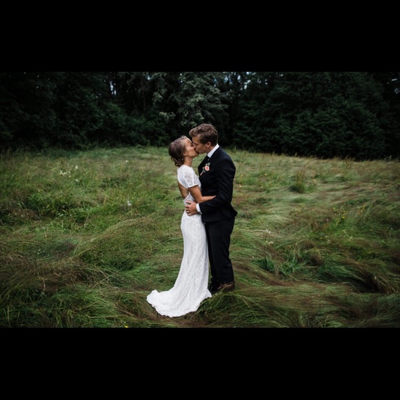 Wedding Dress - Picture 3 of 8